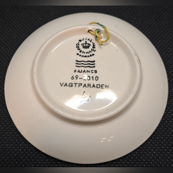 4 VINTAGE ROYAL COPENHAGEN  DENMARK BLUE AND WHITE MINI PLATES - Picture 7 of 10